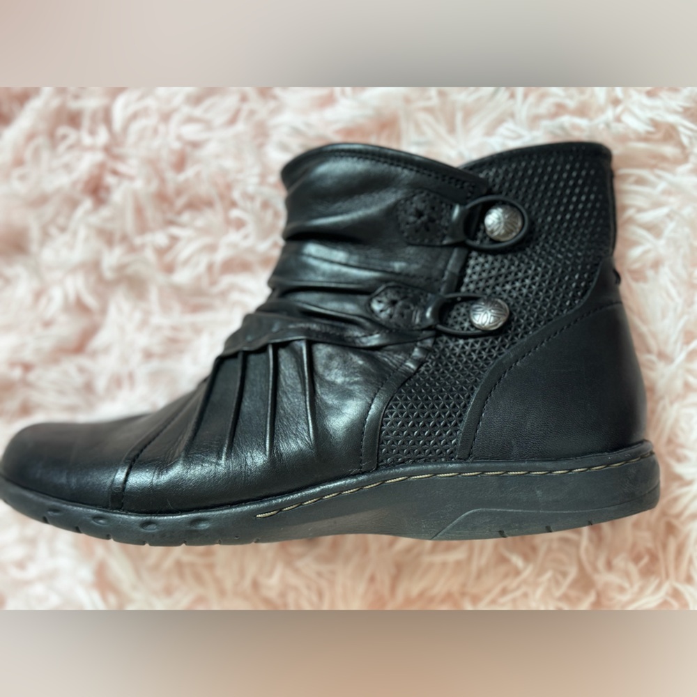 Rockport bootie black leather women’s size 7.5
